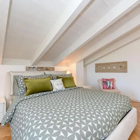 Caesar Sirmione E12 Apartman *