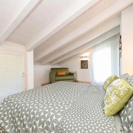 Caesar Sirmione E12 Διαμέρισμα *